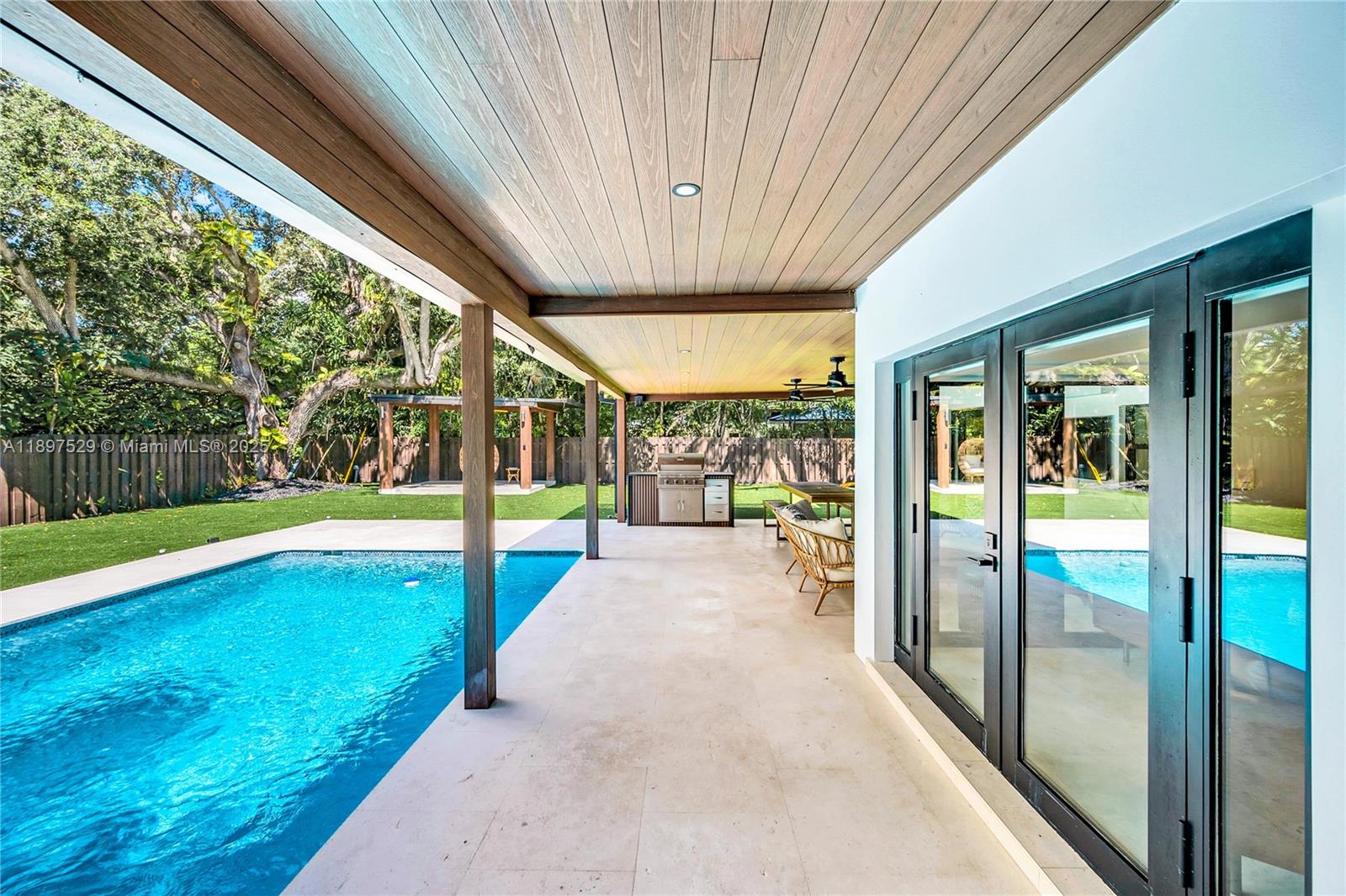 11340 Southwest 74th Court Pinecrest, FL 33156 - Photo 15 of 78