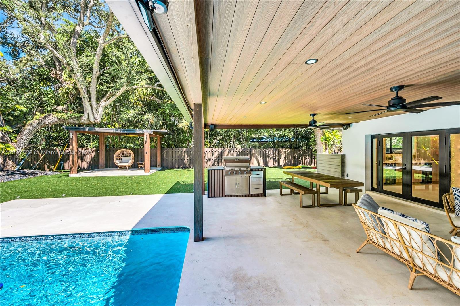 11340 Southwest 74th Court Pinecrest, FL 33156 - Photo 16 of 78