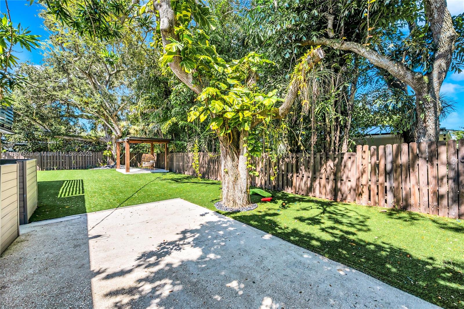 11340 Southwest 74th Court Pinecrest, FL 33156 - Photo 21 of 78