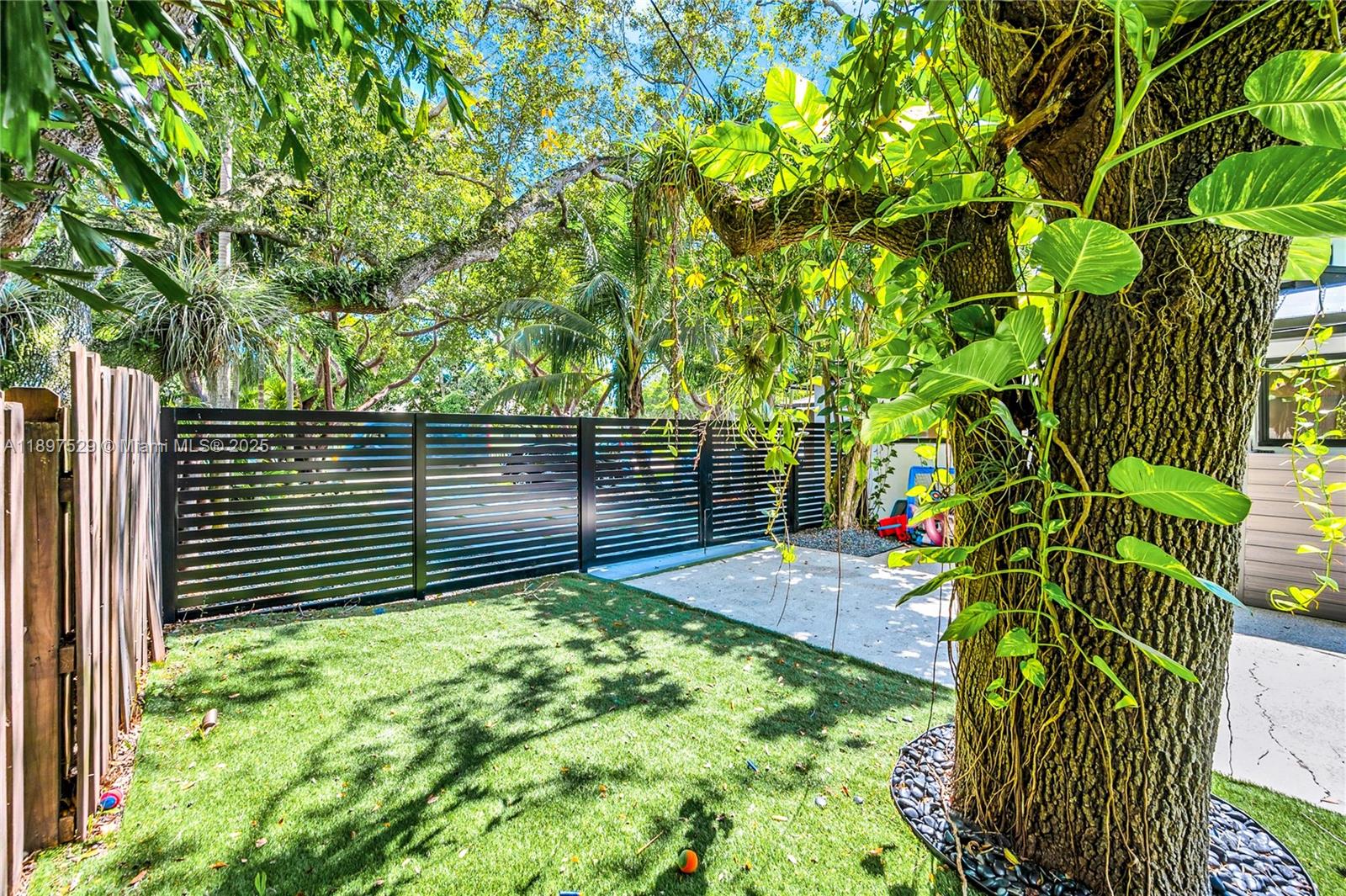 11340 Southwest 74th Court Pinecrest, FL 33156 - Photo 23 of 78