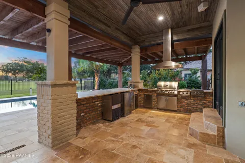 $750,000 | 204 Inverness Lane, Broussard, LA 70518