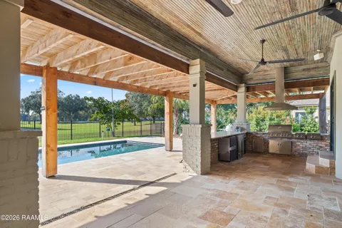 $750,000 | 204 Inverness Lane, Broussard, LA 70518