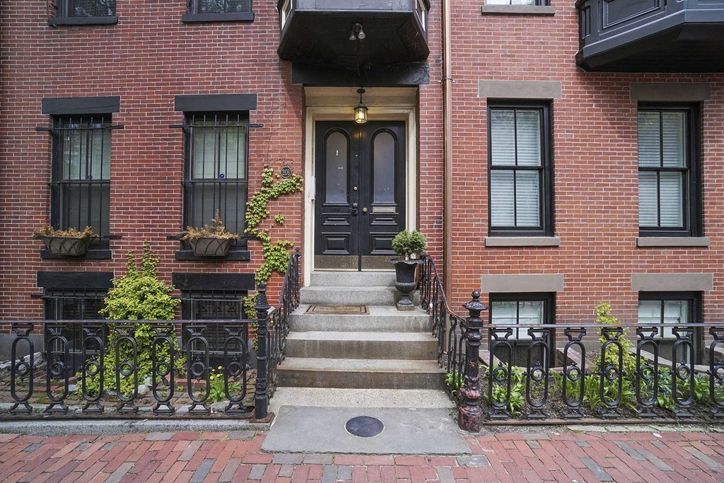 201 West Springfield Street, Unit 3 Boston, MA 02118 - Photo 18 of 21 a front view of a house with potted plants