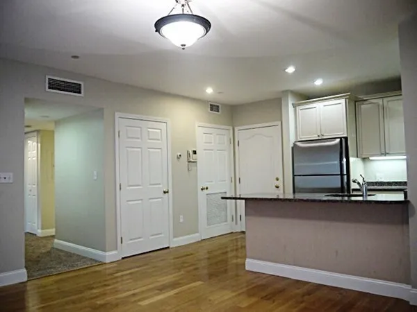 $3,095 | 1522 VFW Parkway, Unit 402, Boston, MA 02132