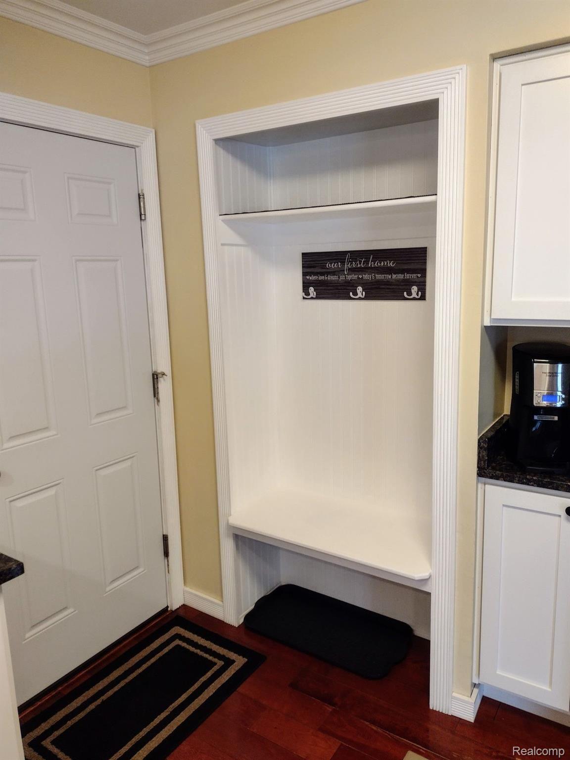 1200 Springview Drive Flushing, MI 48433 - Photo 17 of 24 18.jpg