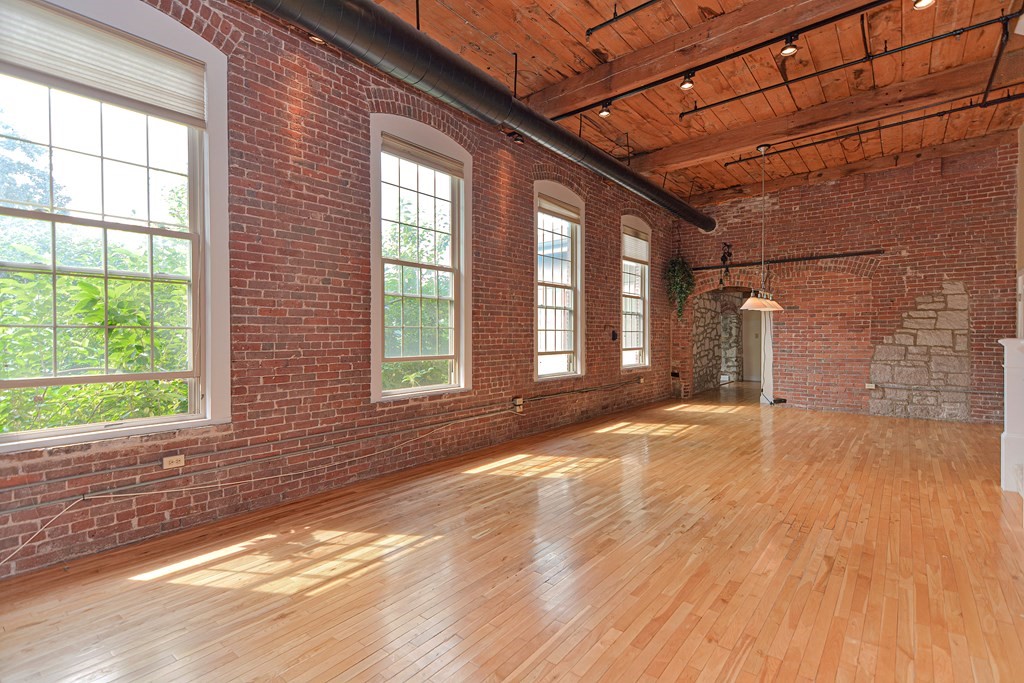 12 Brookside Road, Unit 34 Westford, MA 01886 - Photo 3 of 28 Gallery Image 3