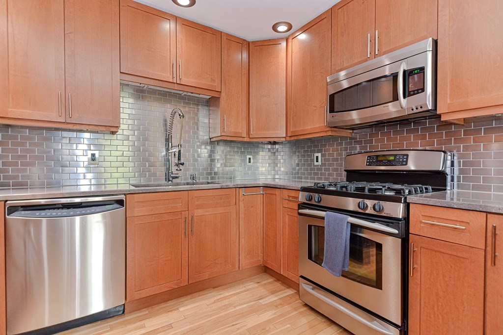12 Brookside Road, Unit 34 Westford, MA 01886 - Photo 7 of 28 Gallery Image 7