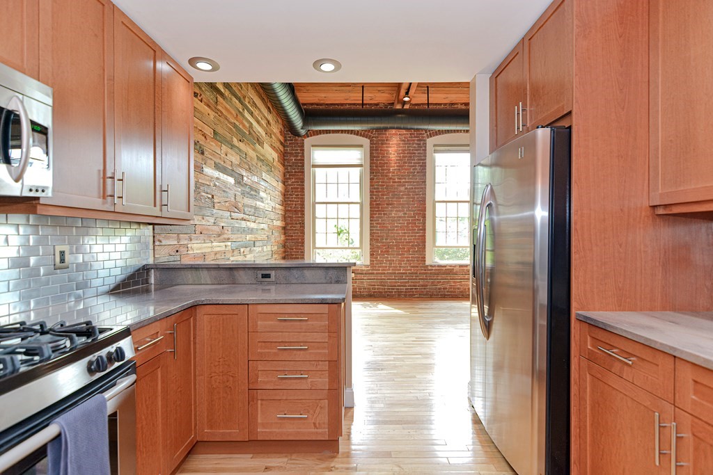 12 Brookside Road, Unit 34 Westford, MA 01886 - Photo 8 of 28 Gallery Image 8