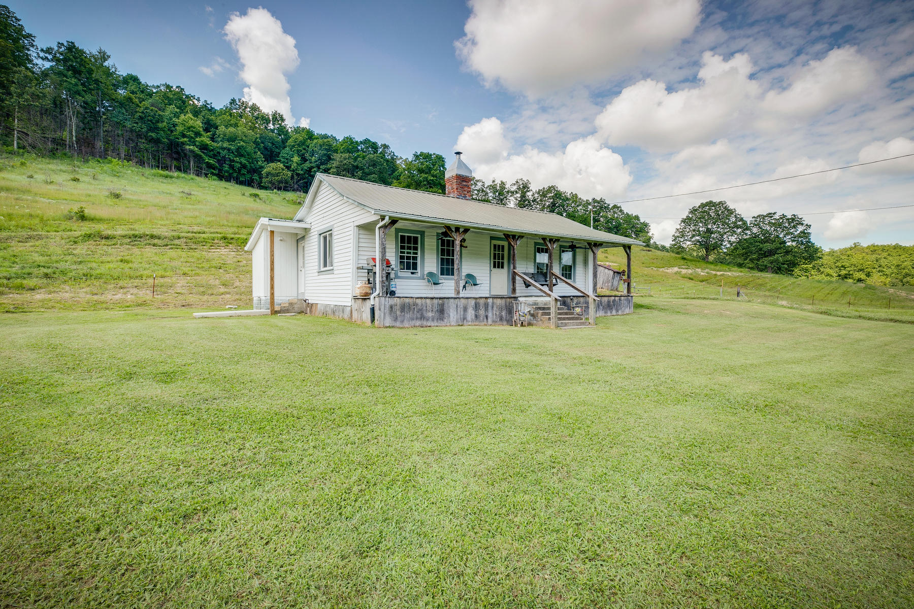 1065 Snowflake Road Surgoinsville, TN 37873 - Photo 3 of 48 003