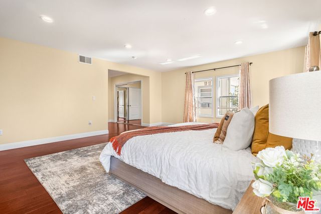 $1,950,000 | 907 Westchester Place, Los Angeles, CA 90019