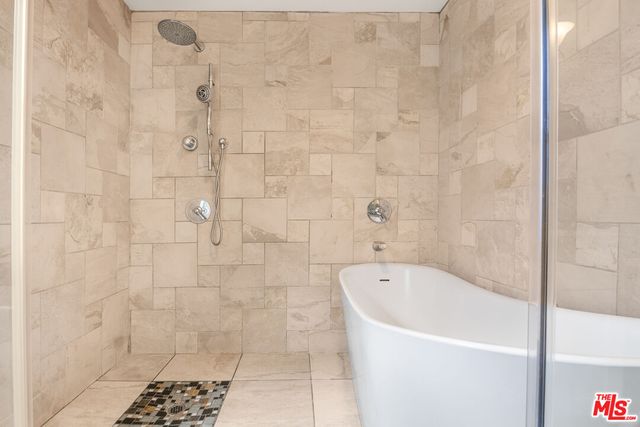 $1,950,000 | 907 Westchester Place, Los Angeles, CA 90019