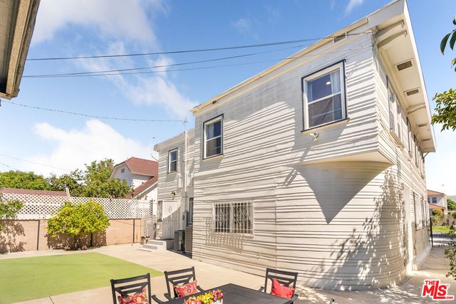 $1,950,000 | 907 Westchester Place, Los Angeles, CA 90019