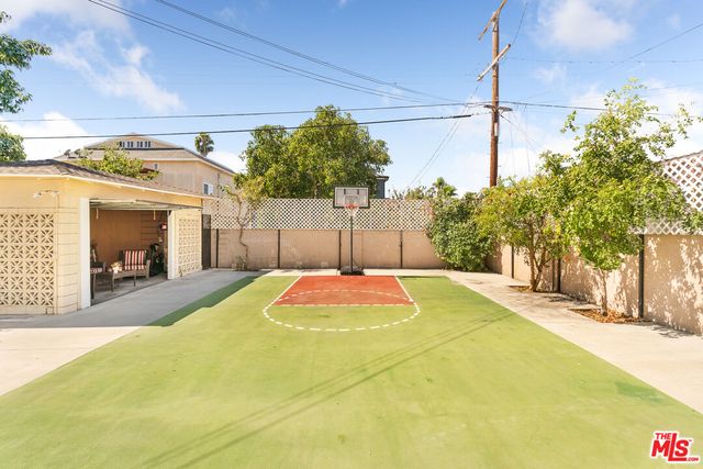 $1,950,000 | 907 Westchester Place, Los Angeles, CA 90019