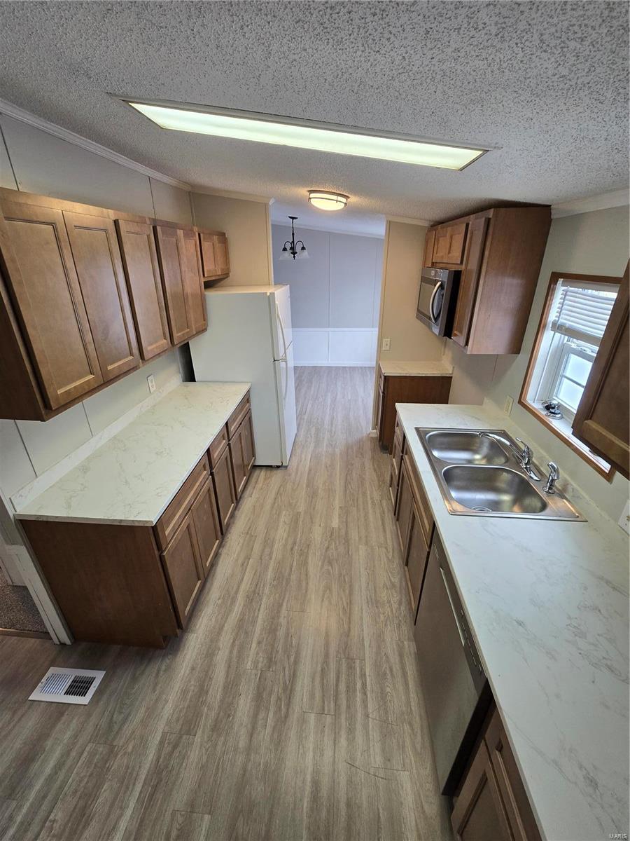 305 Rutledge Street Worden, IL 62097 - Photo 5 of 13 Gallery Image 5
