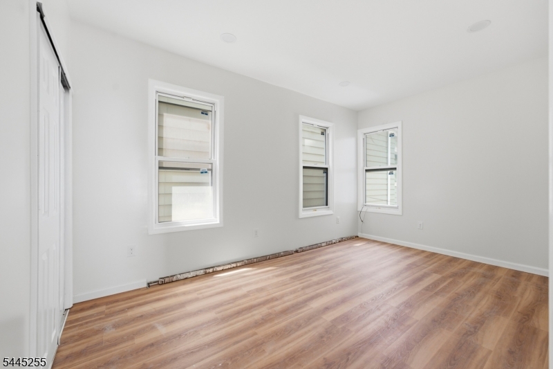183 Graham Avenue Paterson, NJ 07501 - Photo 12 of 32