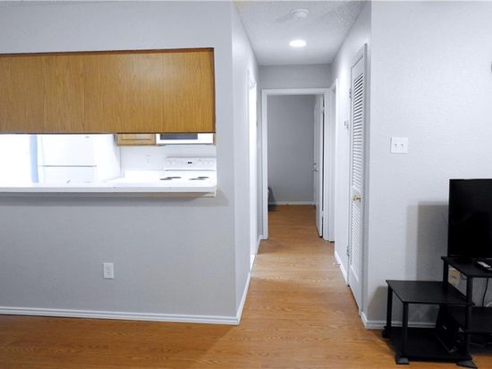 2409 Leon Street, Unit 108 Austin, TX 78705 - Photo 5 of 37