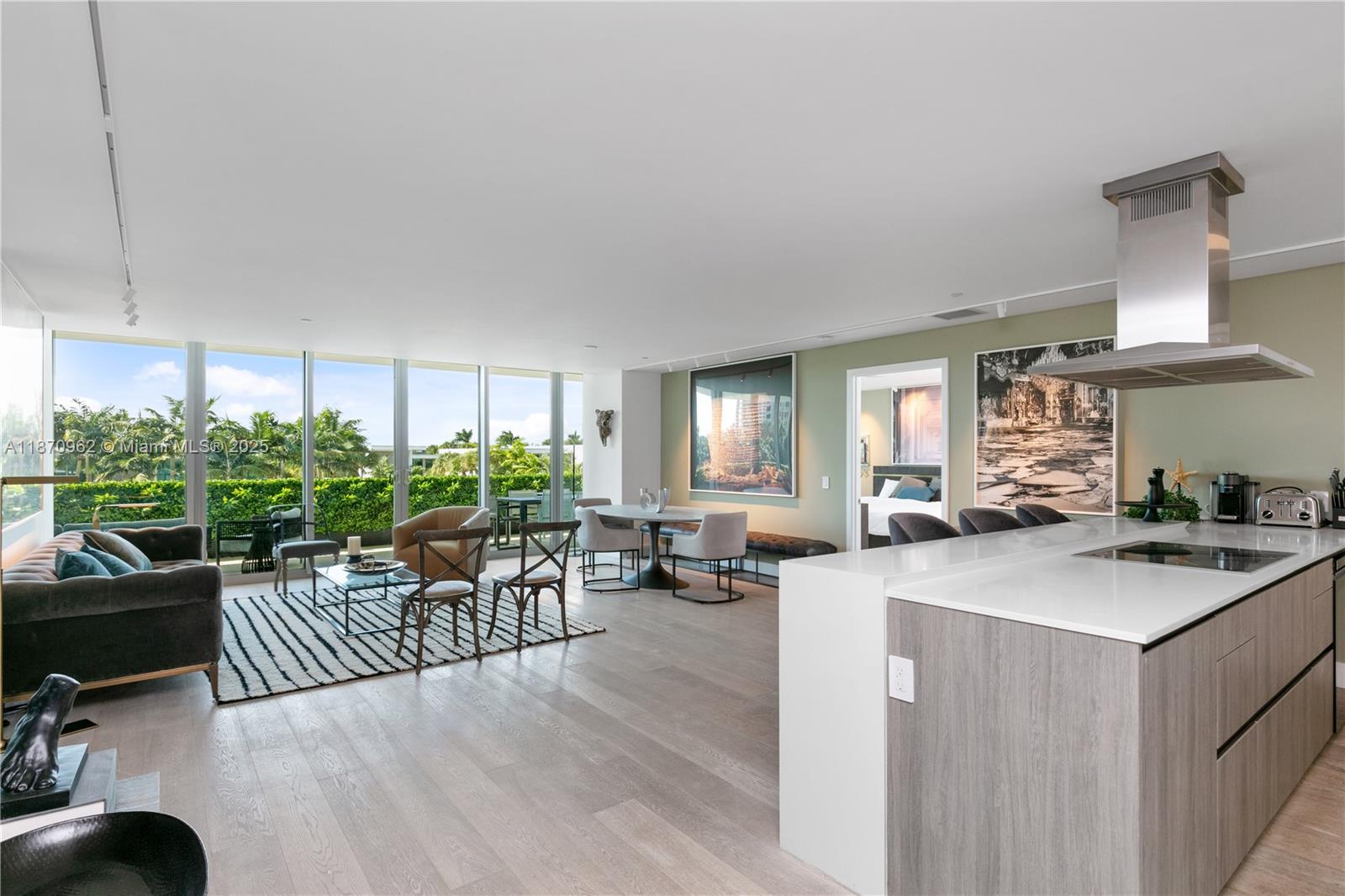 360 Ocean Drive, Unit 305S Key Biscayne, FL 33149 - Photo 6 of 27 a view of a living room and dining room