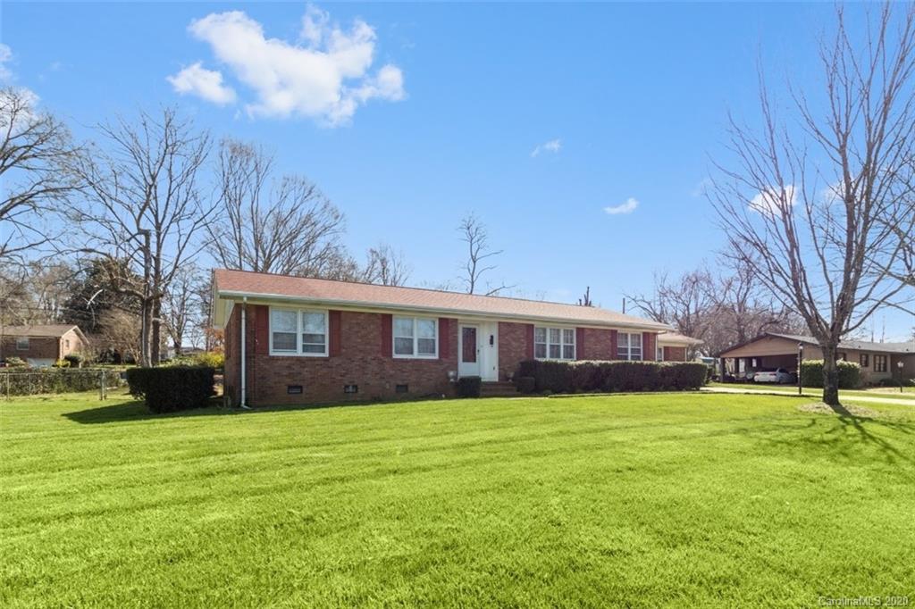 5124 Cheviot Road Charlotte, NC 28269 - Photo 2 of 34