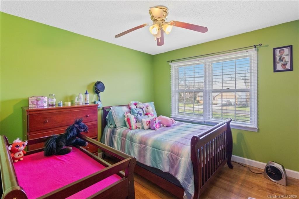 5124 Cheviot Road Charlotte, NC 28269 - Photo 11 of 34