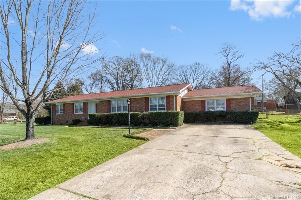 5124 Cheviot Road Charlotte, NC 28269 - Photo 4 of 34