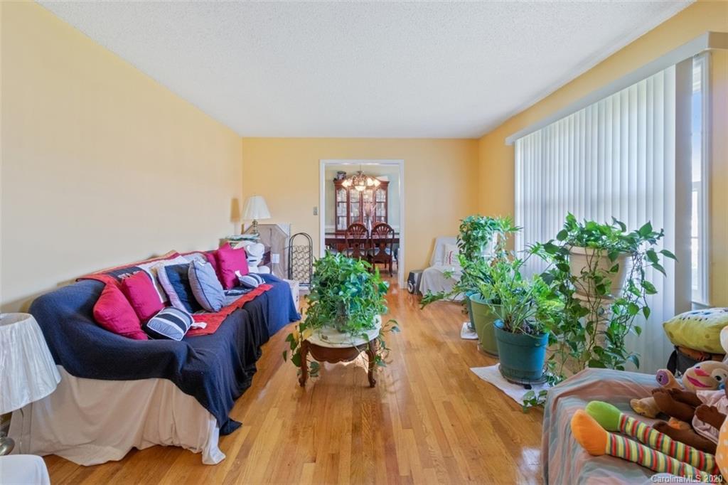 5124 Cheviot Road Charlotte, NC 28269 - Photo 7 of 34