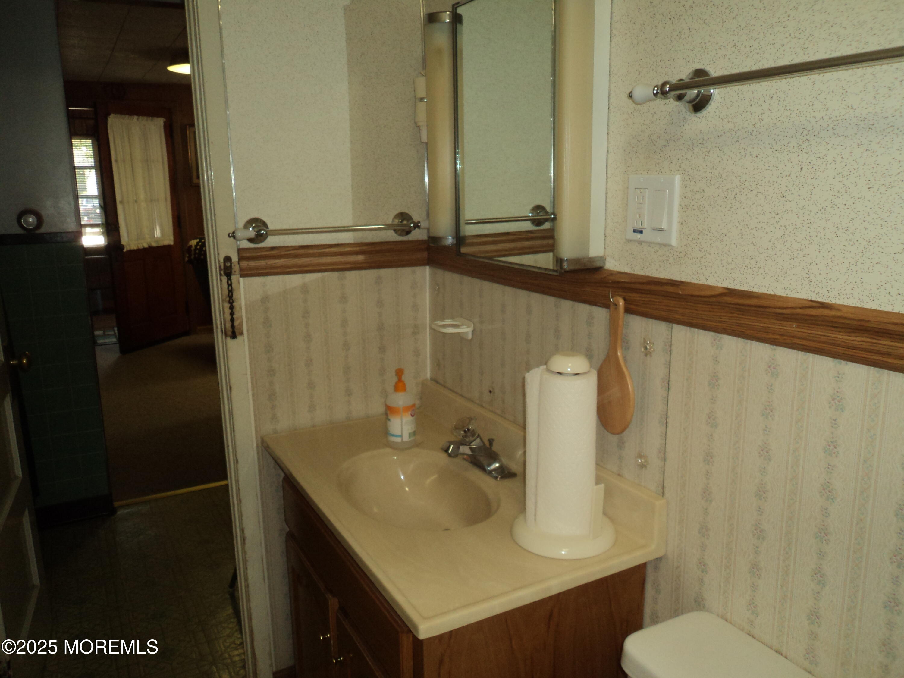 128 George Road Toms River, NJ 08753 - Photo 16 of 26 DSC07086