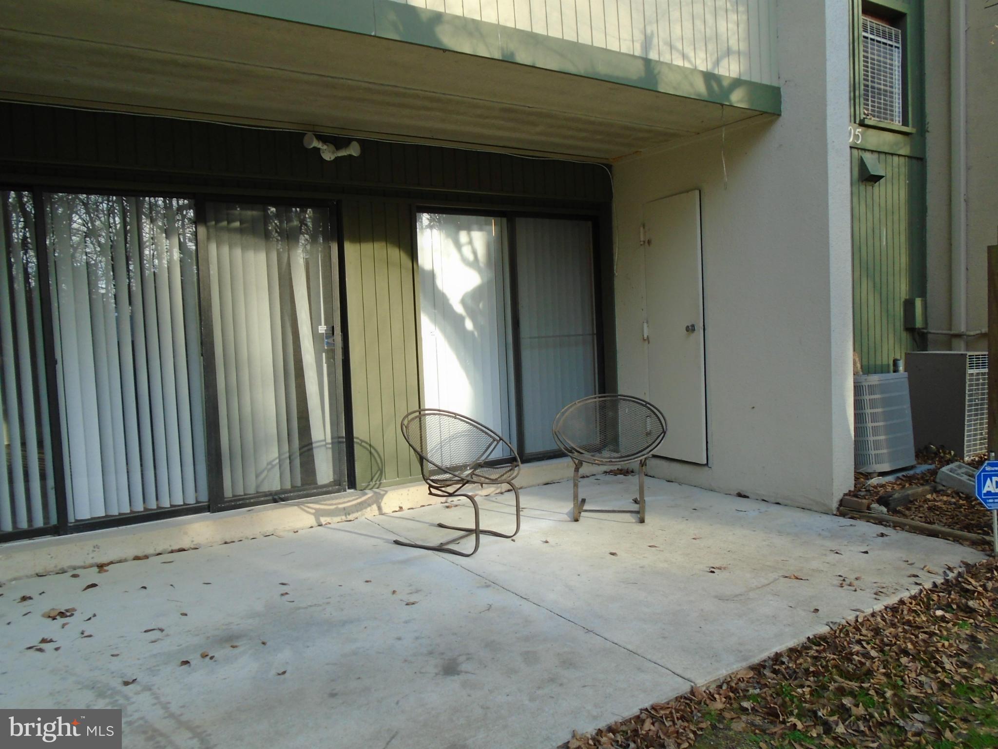 Exterior (Rear)
