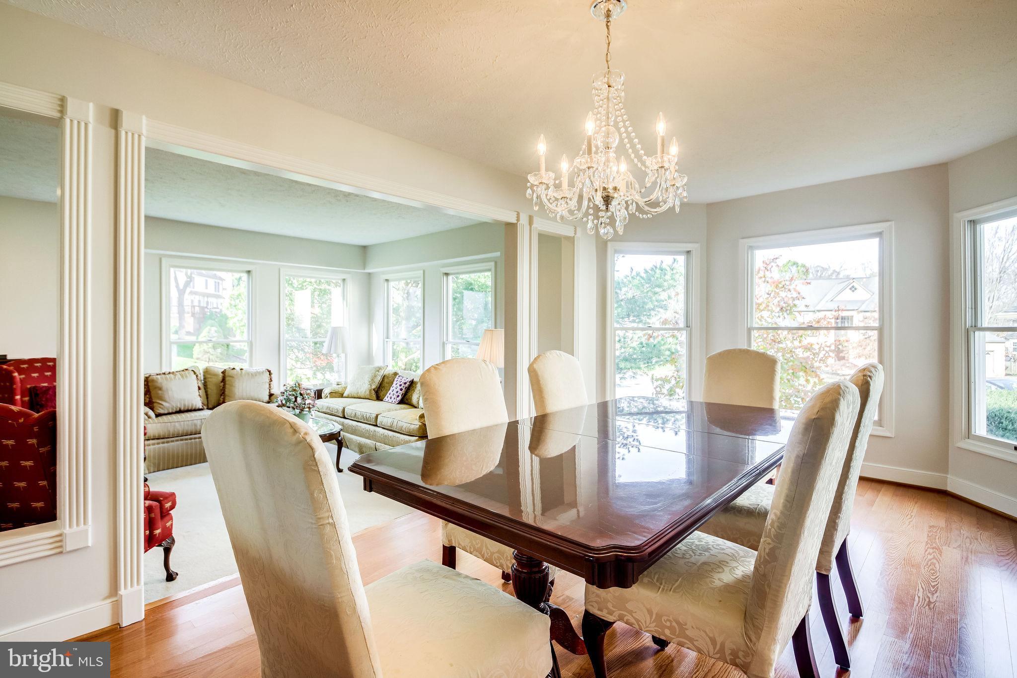 58 Rutherford Circle Sterling, VA 20165 - Photo 4 of 51 Dining room off the living room