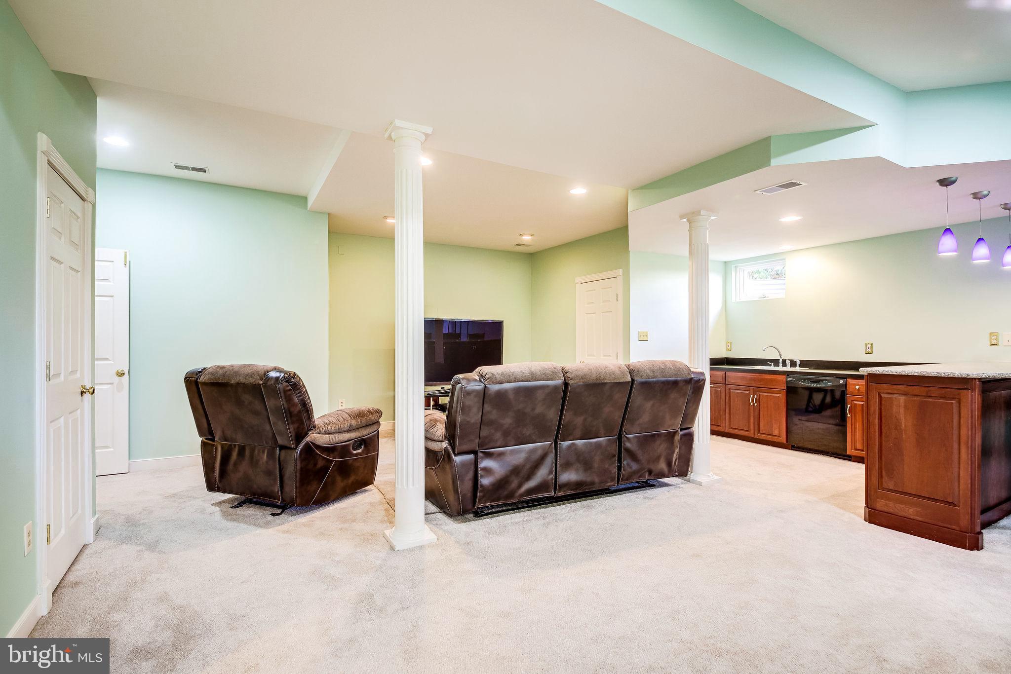 58 Rutherford Circle Sterling, VA 20165 - Photo 42 of 51 The dream entertaining space for game day