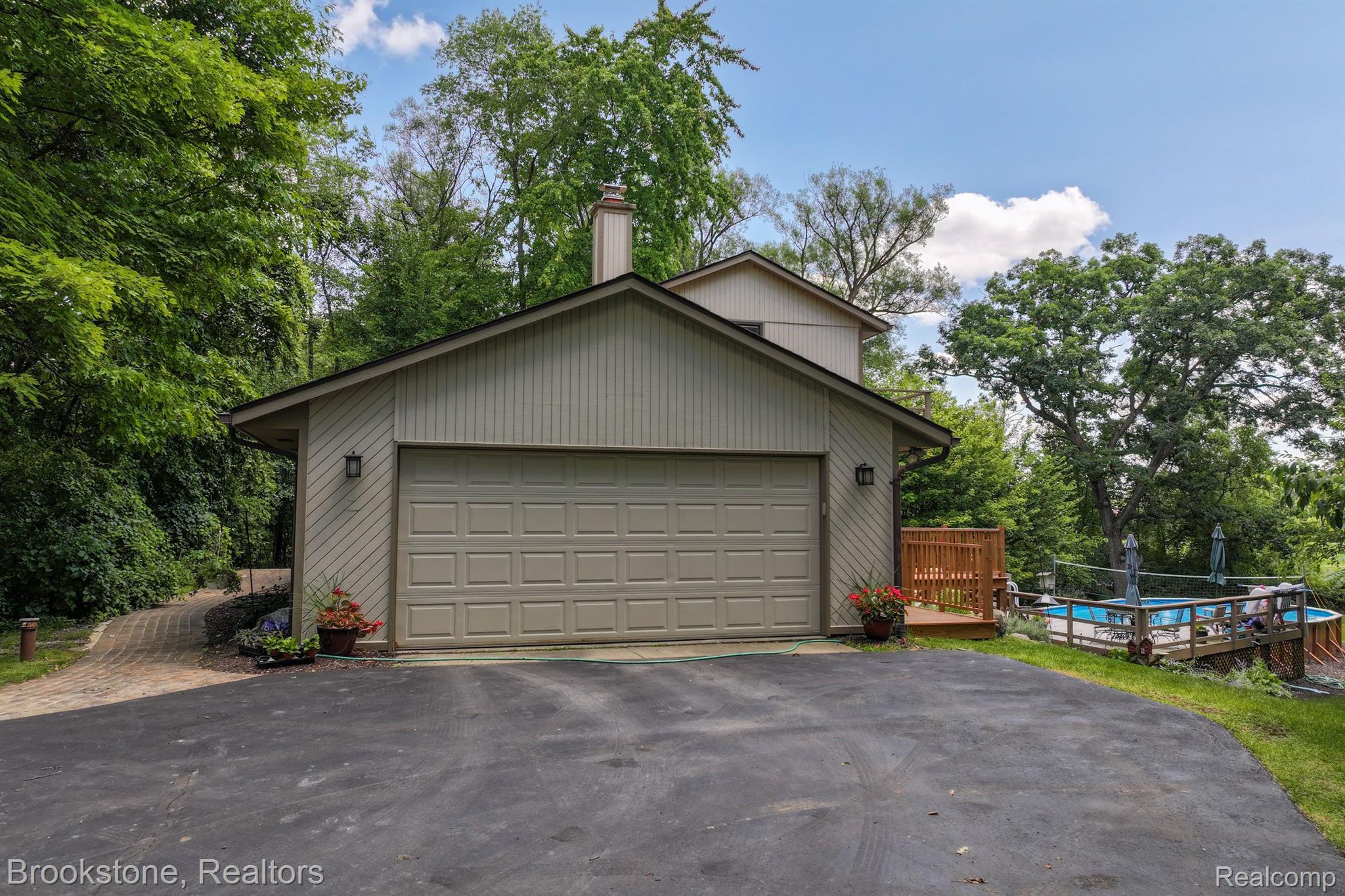8455 Rattalee Lake Road Clarkston, MI 48348 - Photo 3 of 62 Gallery Image 3