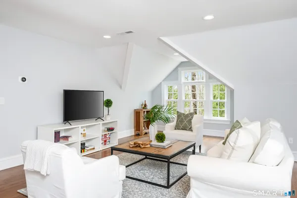 $4,195,000 | 43 Stony Brook Road, Darien, CT 06820