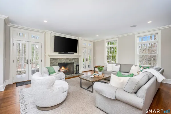 $4,195,000 | 43 Stony Brook Road, Darien, CT 06820