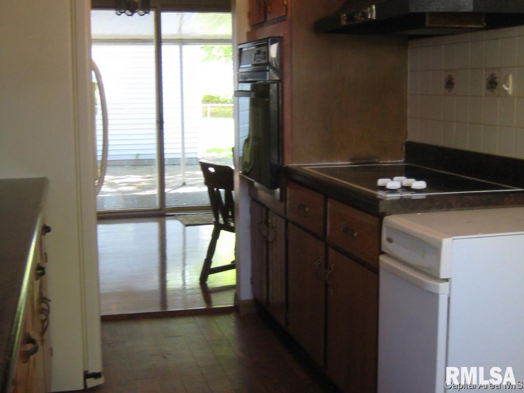 44 Villanova Drive Springfield, IL 62703 - Photo 3 of 17