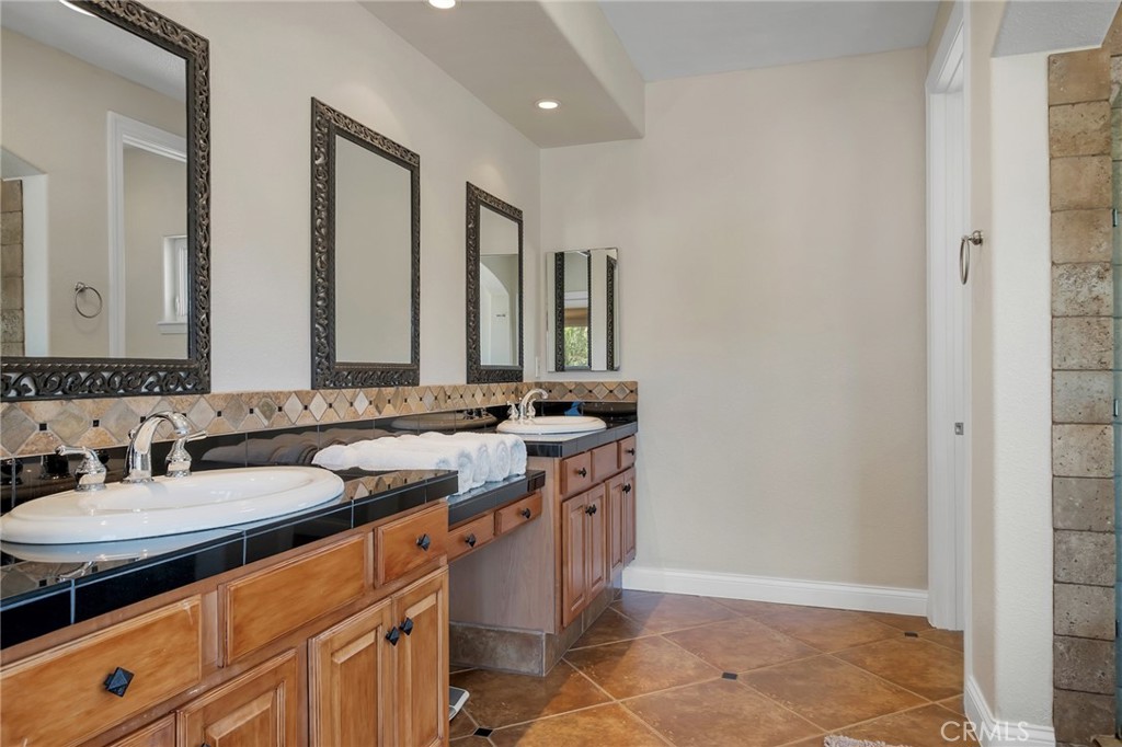 7026 Cataba Road Oak Hills, CA 92344 - Photo 21 of 62