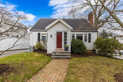 $865,000 | 10 Earnshaw Street, Boston, MA 02132
