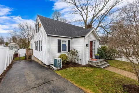 $865,000 | 10 Earnshaw Street, Boston, MA 02132