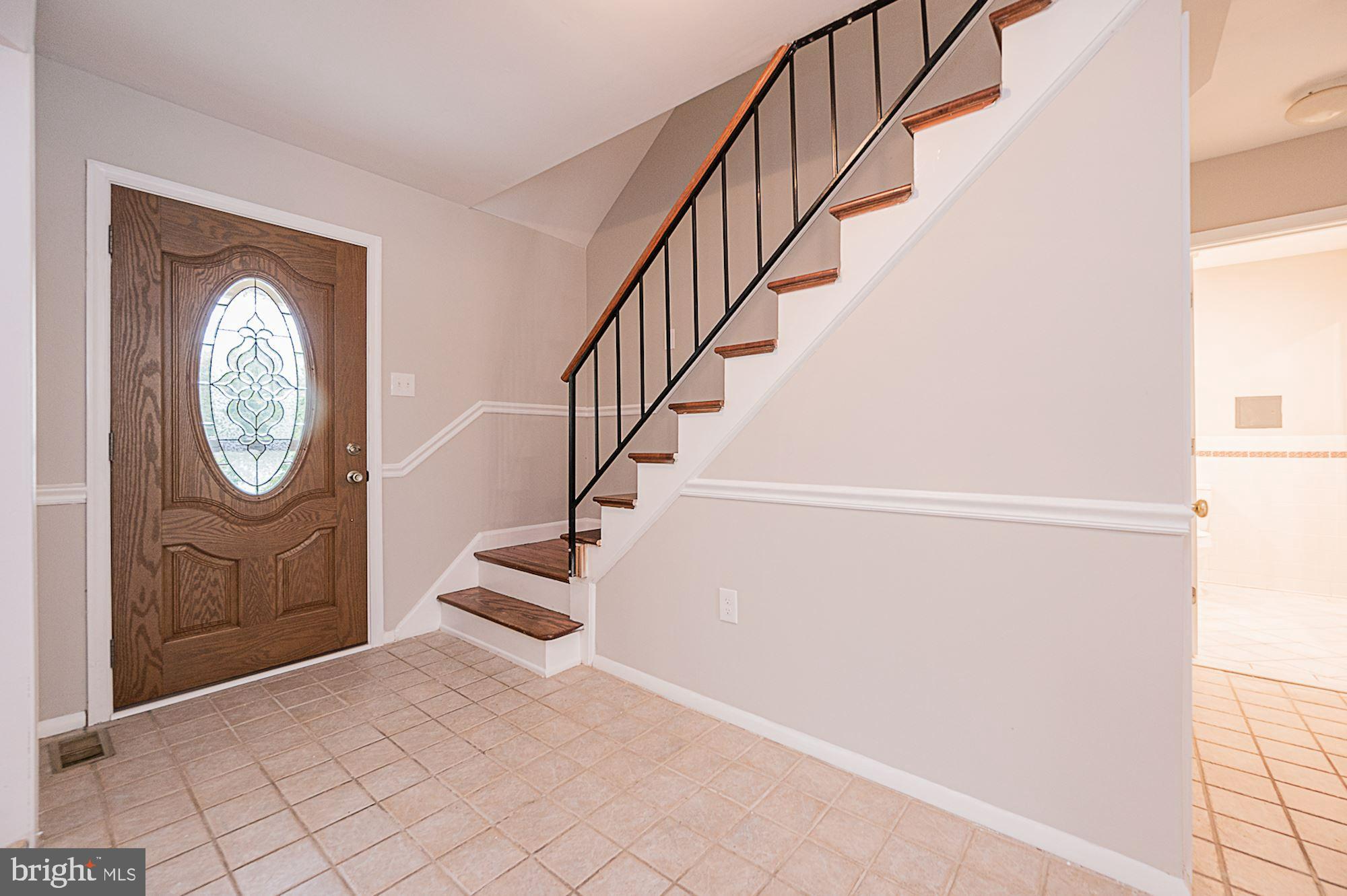 12401 Silverbirch Lane Laurel, MD 20708 - Photo 2 of 50 Foyer