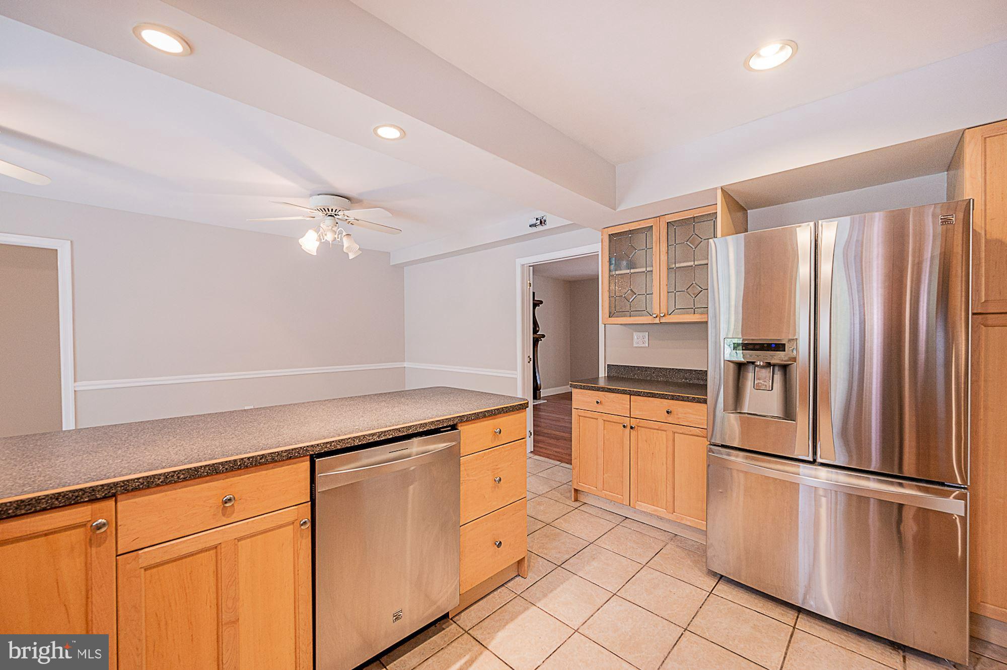 12401 Silverbirch Lane Laurel, MD 20708 - Photo 13 of 50 Eat-In Kitchen
