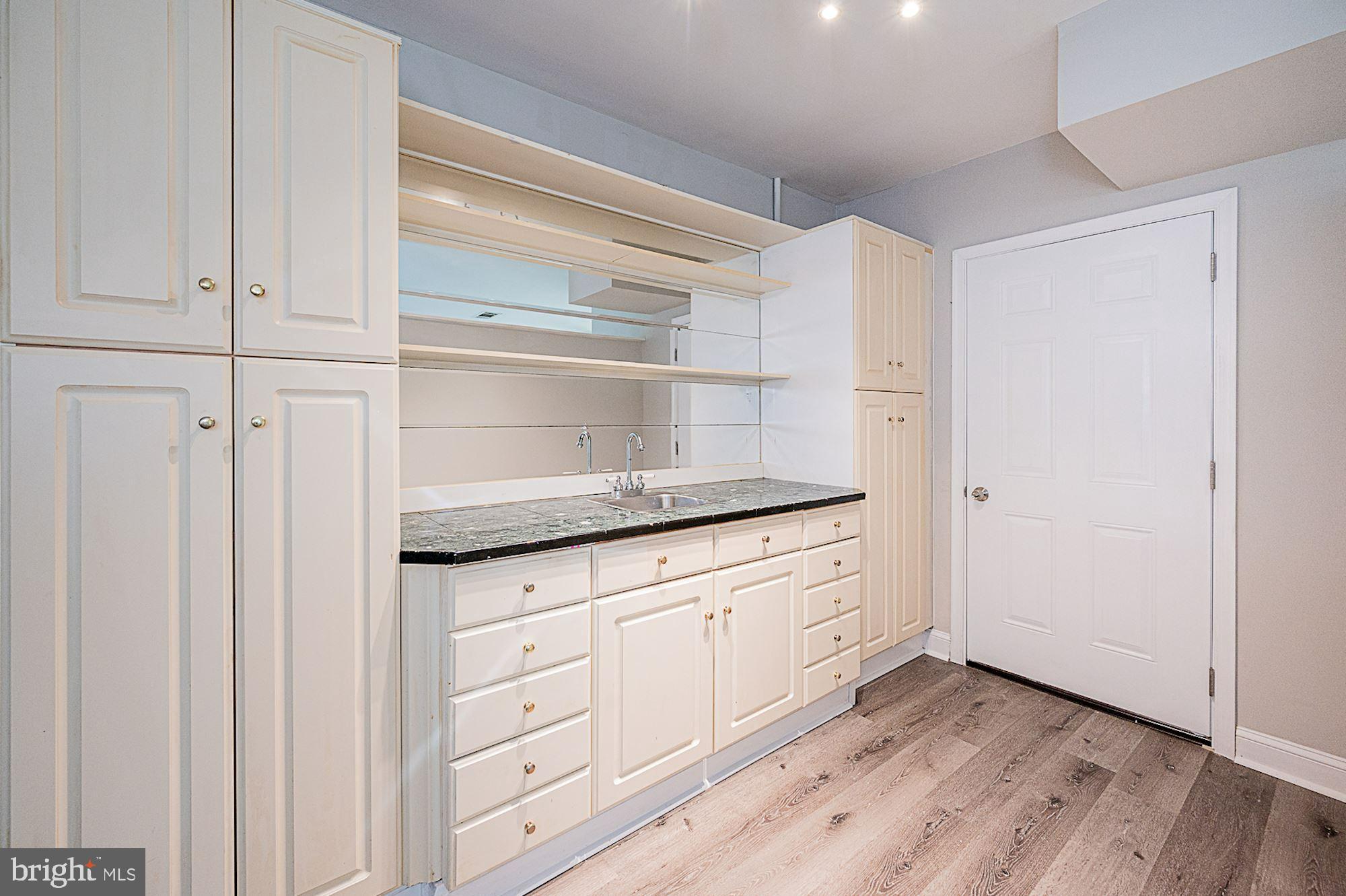 12401 Silverbirch Lane Laurel, MD 20708 - Photo 20 of 50 Wet Bar