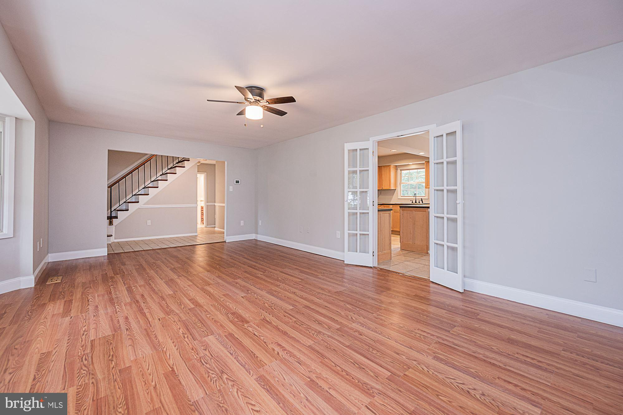 12401 Silverbirch Lane Laurel, MD 20708 - Photo 5 of 50 Living Room