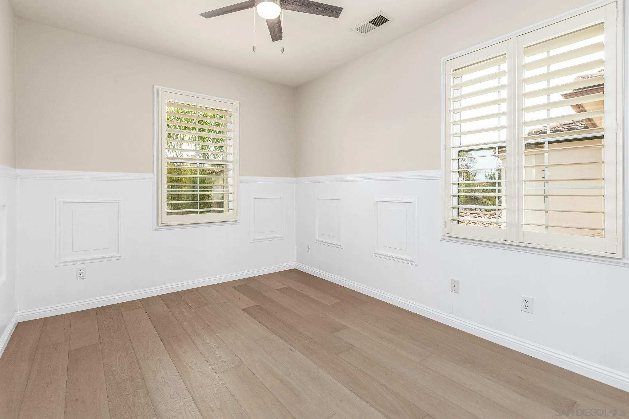 5582 Valerio Trail San Diego, CA 92130 - Photo 21 of 43 an empty room with a window