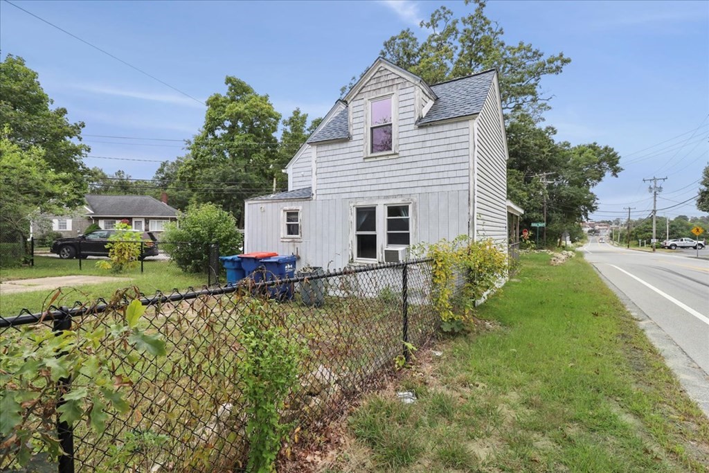 29 Sandwich Road Wareham, MA 02571 - Photo 15 of 21