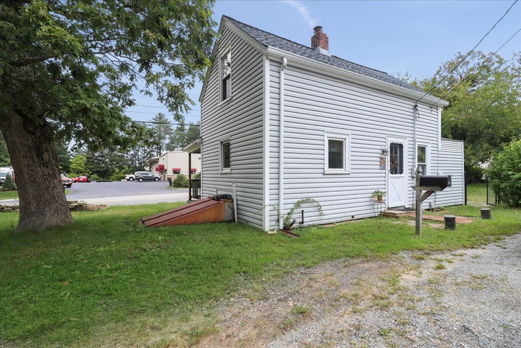 29 Sandwich Road Wareham, MA 02571 - Photo 16 of 21