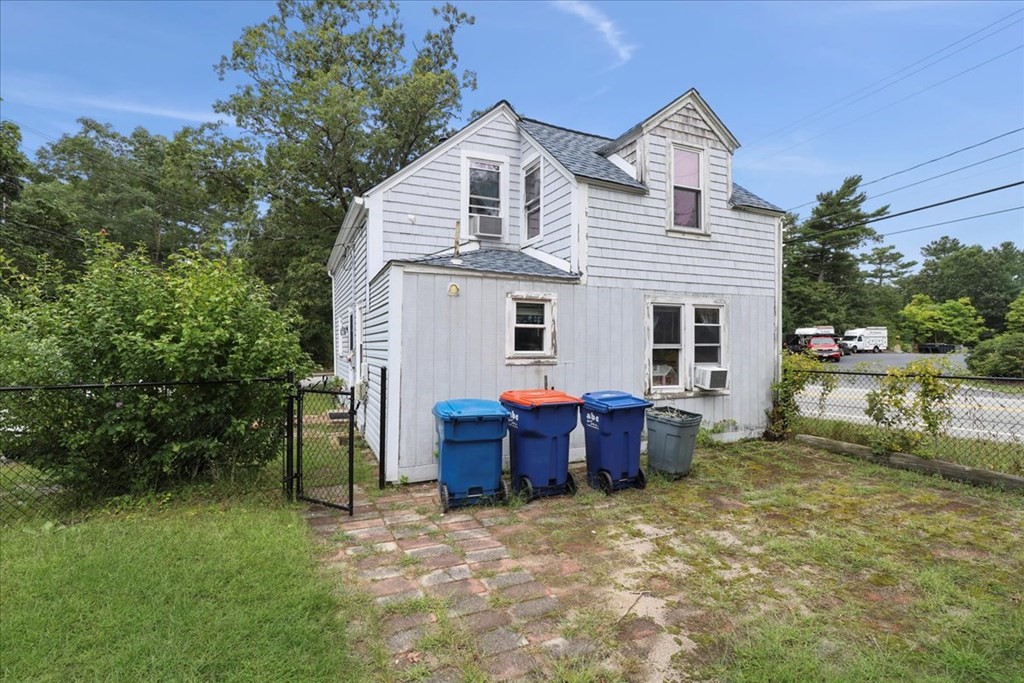 29 Sandwich Road Wareham, MA 02571 - Photo 18 of 21