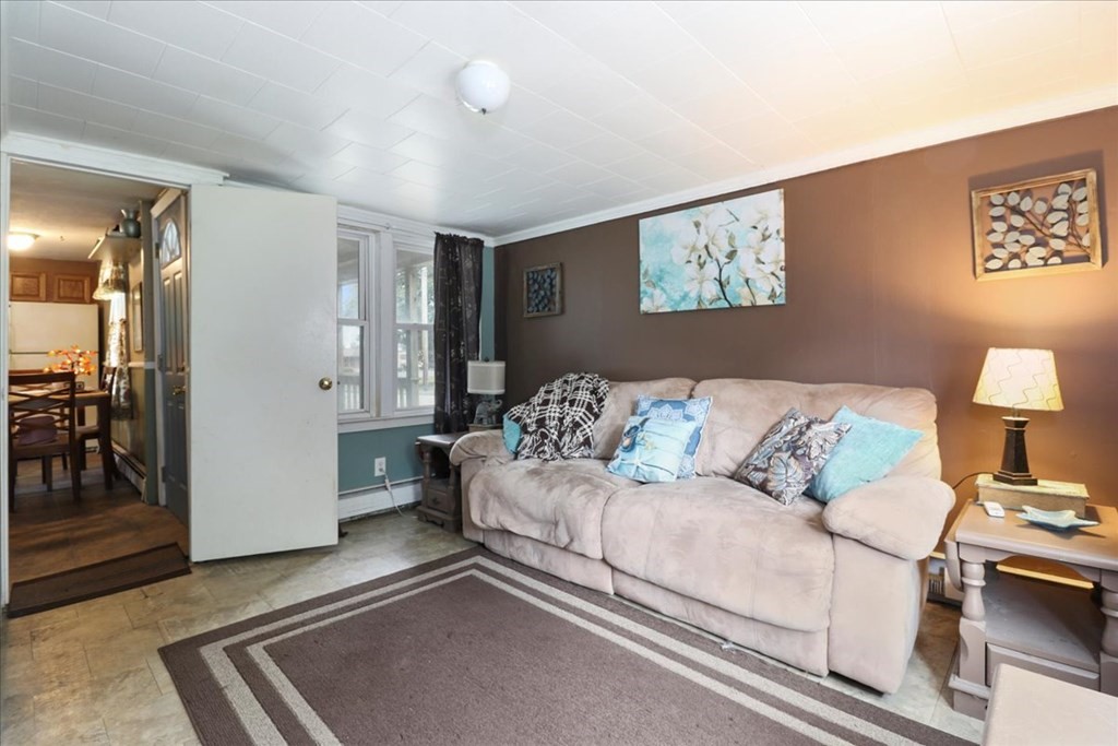 29 Sandwich Road Wareham, MA 02571 - Photo 4 of 21