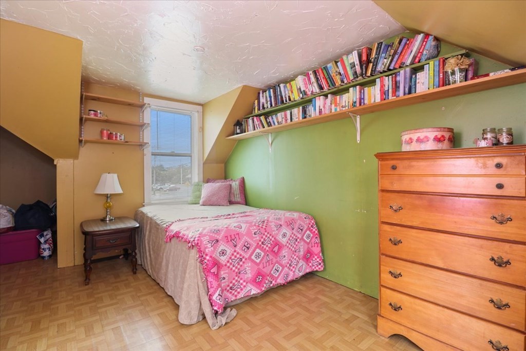 29 Sandwich Road Wareham, MA 02571 - Photo 9 of 21