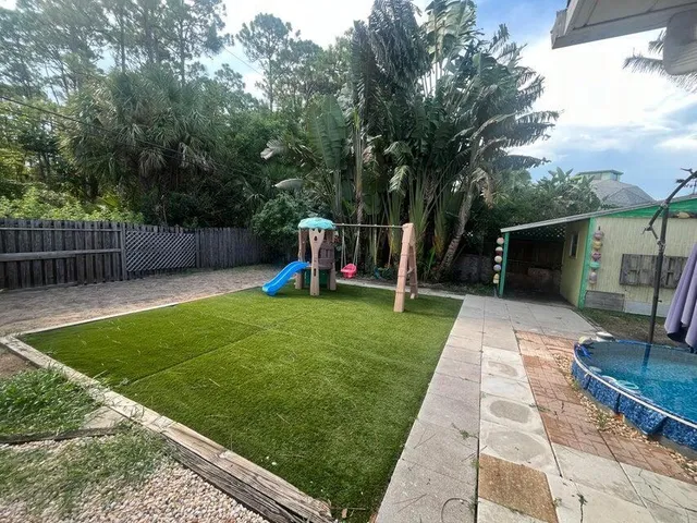 $3,500 | 115 36th Court, Vero Beach, FL 32968