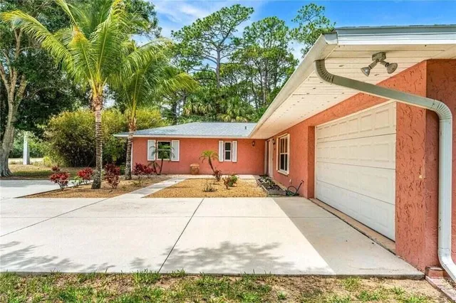 $3,500 | 115 36th Court, Vero Beach, FL 32968