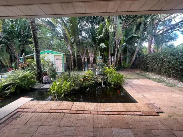 $3,500 | 115 36th Court, Vero Beach, FL 32968