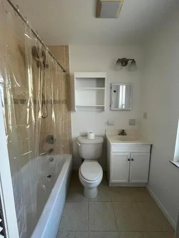 $3,500 | 115 36th Court, Vero Beach, FL 32968